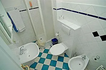 Hostel Residence V Tunich Praag Tsjechië